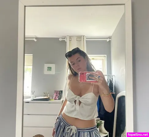 Lily Alder OnlyFans Thumbnail #95pudZxg7N