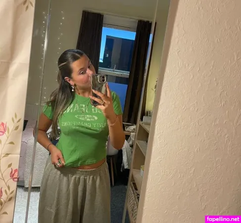 Lily Alder OnlyFans Thumbnail #BYlarex1H7