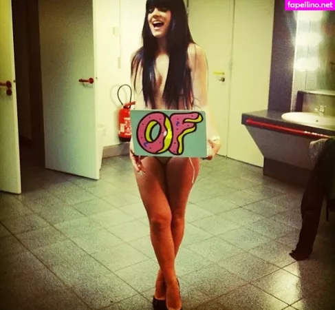 Lily Allen OnlyFans Thumbnail #8kE3DacDCe