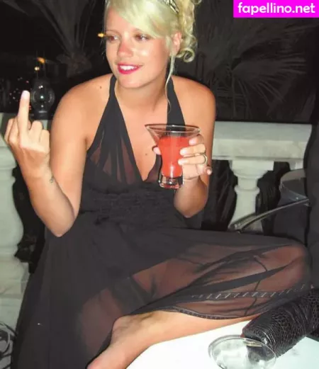 Lily Allen OnlyFans Thumbnail #YXnefnFwQb