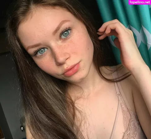 Lily Ana Alexander OnlyFans Thumbnail #9DDwrkZJzg