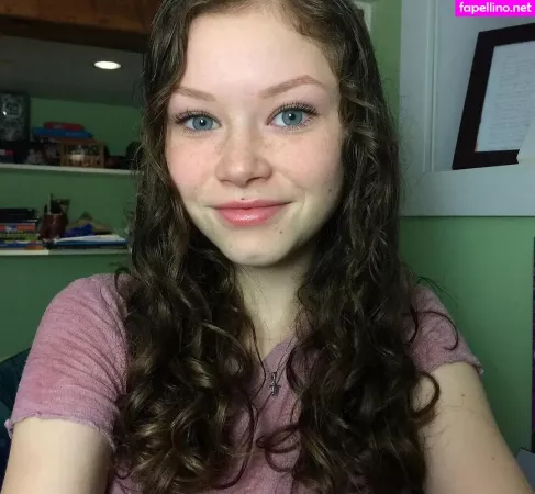 Lily Ana Alexander OnlyFans Thumbnail #FEt0yolnuj