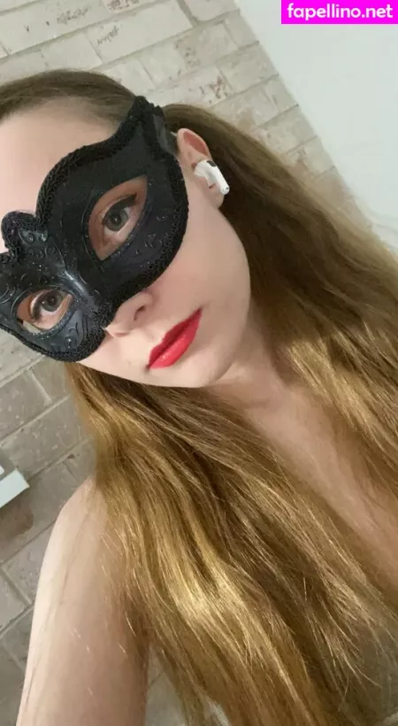 Lily Brooke OnlyFans Thumbnail #FidjiZlBUR