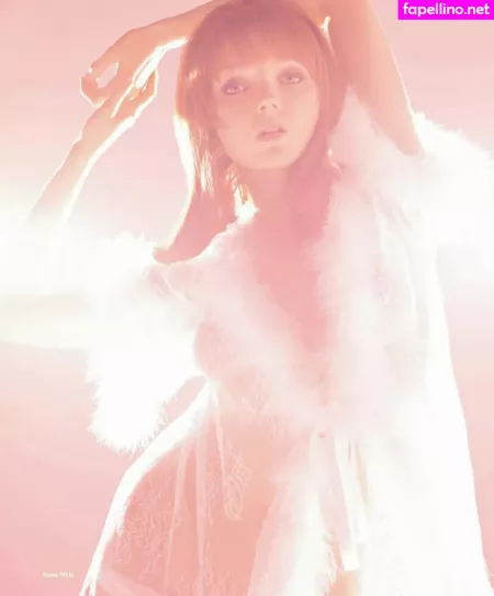 Lily Cole OnlyFans Thumbnail #e7G5i9WsdW