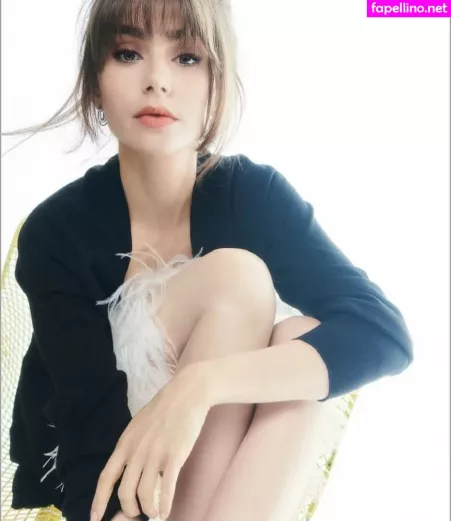 Lily Collins OnlyFans Thumbnail #2Sb6De0Hl6