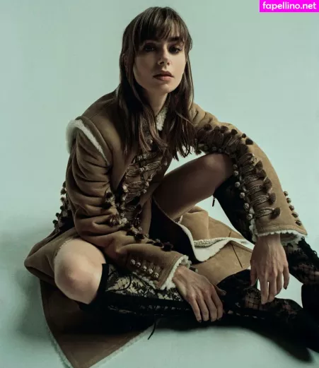 Lily Collins OnlyFans Thumbnail #6rWx062oip