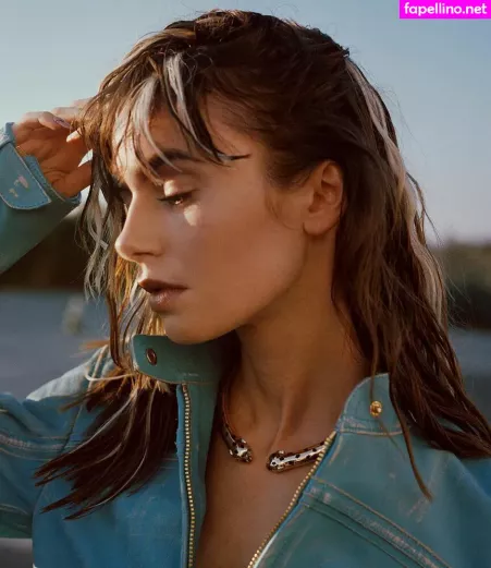 Lily Collins OnlyFans Thumbnail #G4yhtqFQWJ