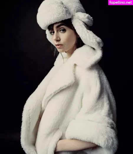 Lily Collins OnlyFans Thumbnail #ZyLXCGHSwe