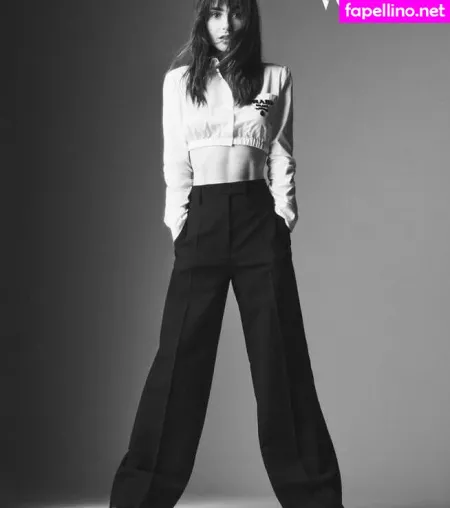 Lily Collins OnlyFans Thumbnail #n5zJ8FzNQg