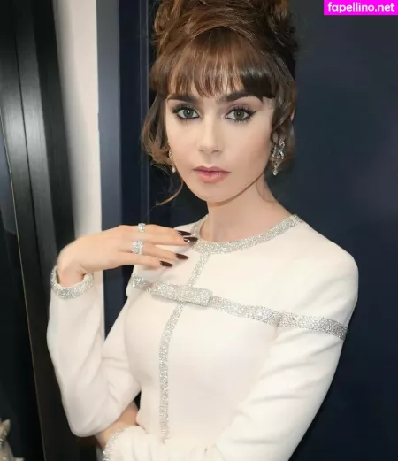 Lily Collins OnlyFans Thumbnail #pCmoibL8EI