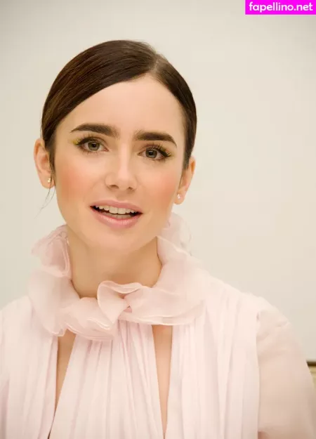 Lily Collins OnlyFans Thumbnail #tSTRwOaKmk