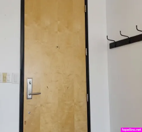 Lily Craven OnlyFans Thumbnail #95ScLwhtZ8