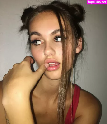 Lily Easton OnlyFans Thumbnail #1RXbeCNdAO