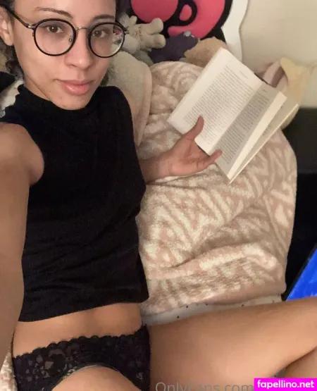 Lily Licks OnlyFans Thumbnail #nXx0MIsZWo