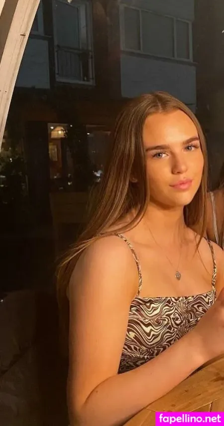 Lily Logan OnlyFans Thumbnail #4QOTCkfloE