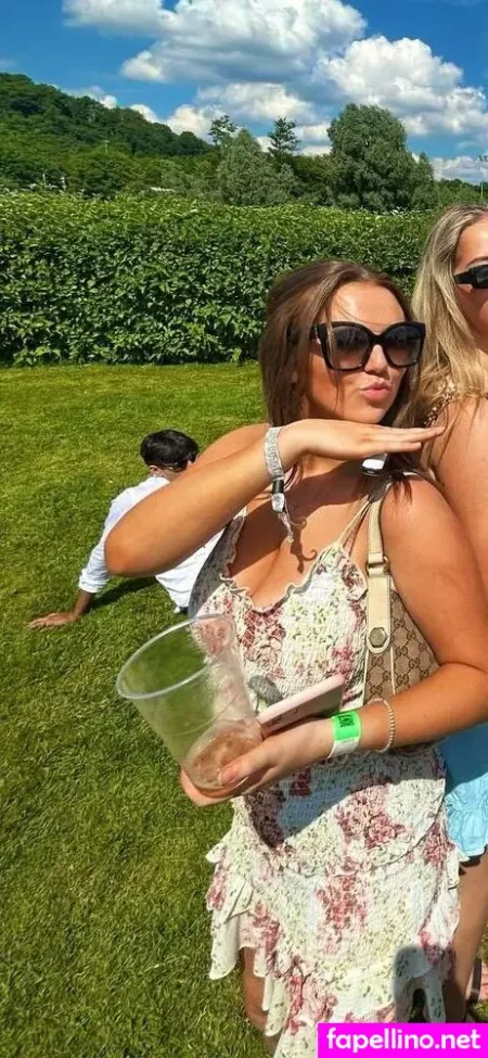 Lily Logan OnlyFans Thumbnail #p2ZPxs9ubH