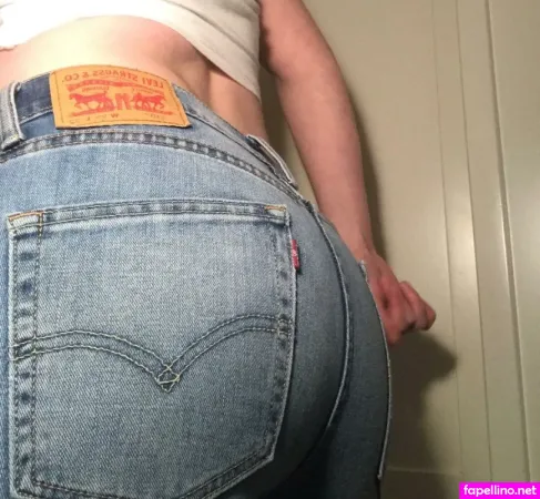 Lily Logan OnlyFans Thumbnail #pbFvWuY7AV