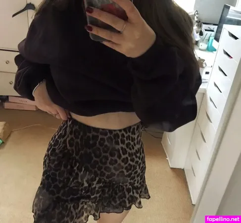 Lily Logan OnlyFans Thumbnail #t7QGyzyAsW