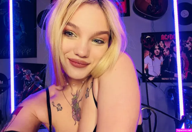 Lily Lommi OnlyFans Thumbnail #mTFVvb4ehM