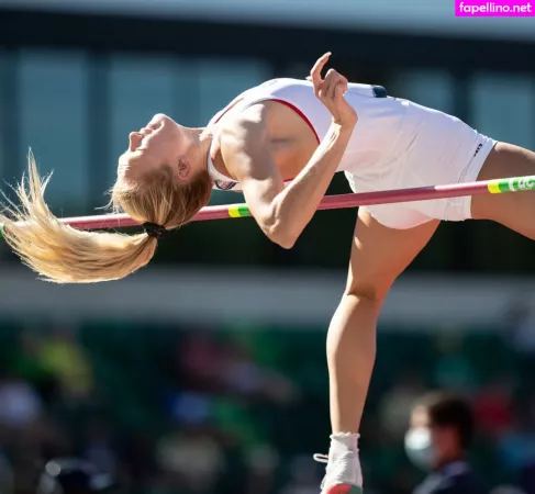 Lily Lowe OnlyFans Thumbnail #C4GZKkEwn5