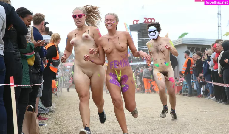 Lily Lowe OnlyFans Thumbnail #RERNPHV1uq