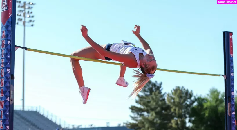 Lily Lowe OnlyFans Thumbnail #YOShz9Py5T