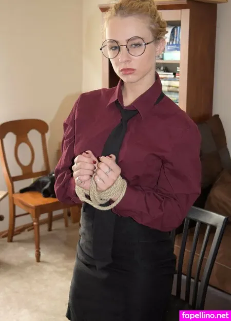 Lily Maevon OnlyFans Thumbnail #AH1a9sMQQT