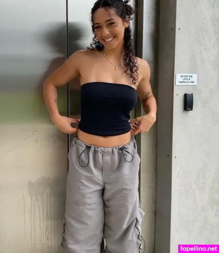 Lily Marsters OnlyFans Thumbnail #EAHHukqfXL