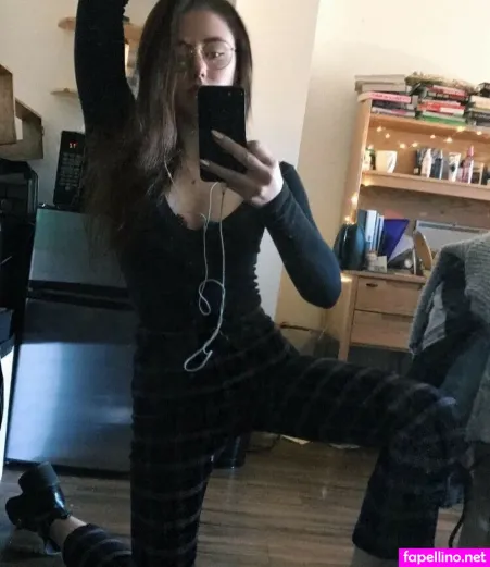 Lily Mo Sheen 2 OnlyFans Thumbnail #b9tVV3QggF