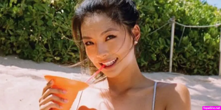 Lily Munihe OnlyFans Thumbnail #3GQv48g3bB