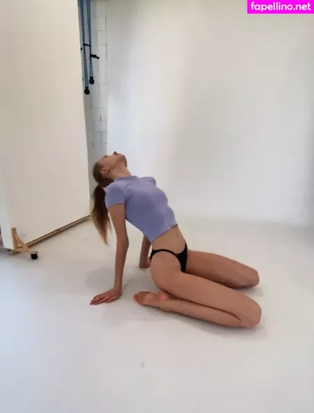 Lily Osadcha OnlyFans Thumbnail #dPxg9gQ48k