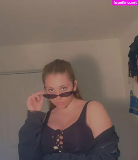 Lily Patrick OnlyFans Thumbnail #5nONRfiNZo