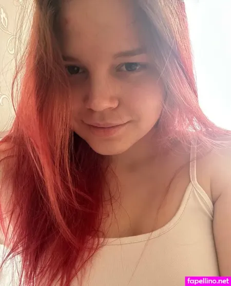Lily Poppy Main Profile Photo