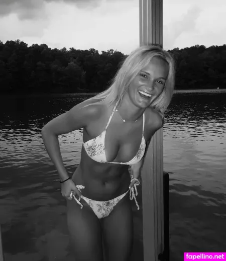 Lily Torrence OnlyFans Thumbnail #uNId9K8M94