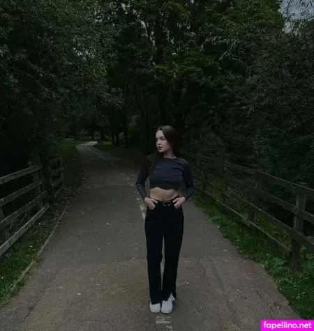 Lily Virgin Girl OnlyFans Thumbnail #eezoLaHST1