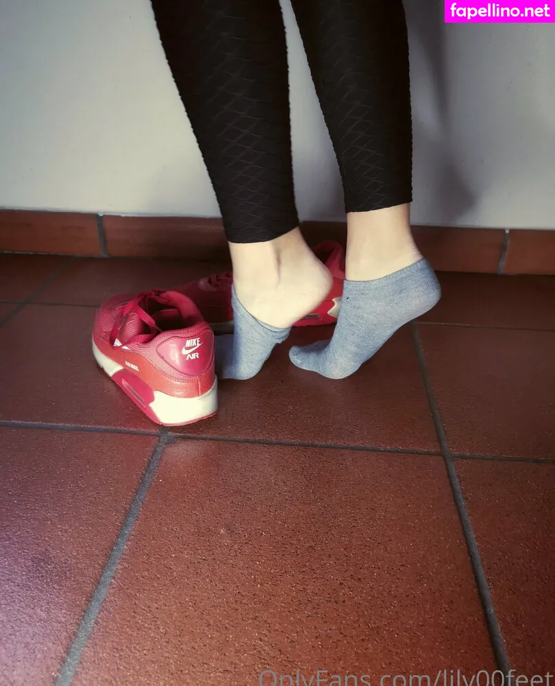 lily00feet, lily_hotfeet Nude Leaked OnlyFans Photo #ULAUgBT4D0