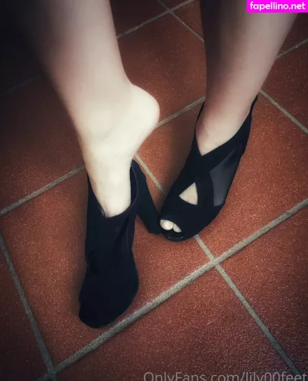 Lily00feet OnlyFans Thumbnail #VzozqpCIlw