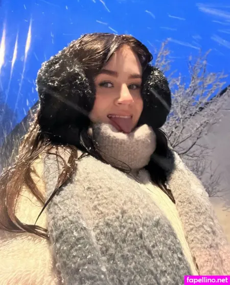 Lilyfoxe OnlyFans Thumbnail #6UbBFdElUl