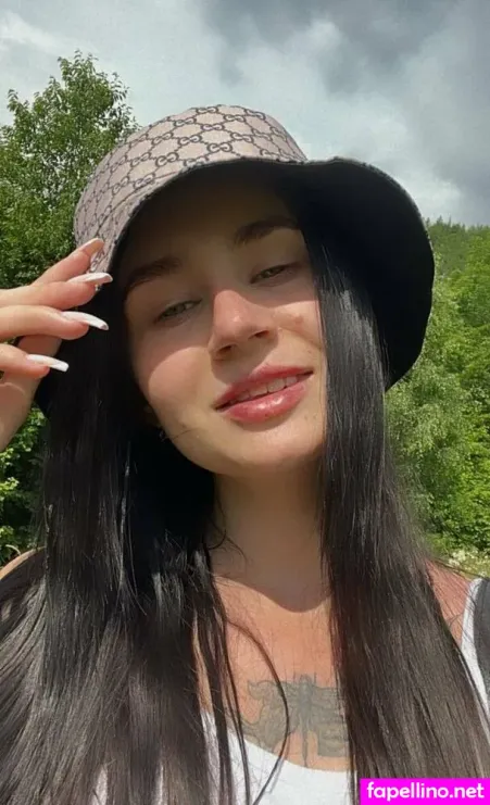 Lilyfoxe OnlyFans Thumbnail #NYcZKe4mM5