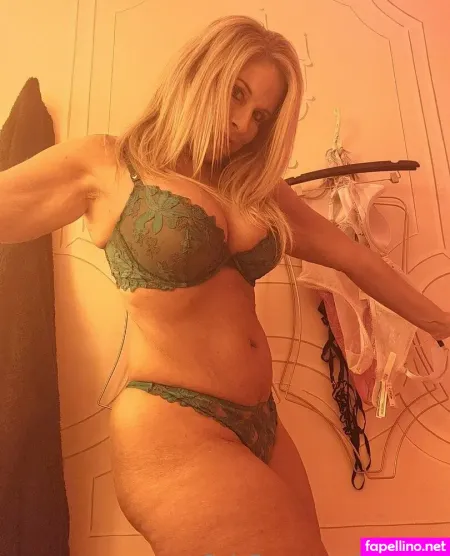 Lilylee23 OnlyFans Thumbnail #1TeWtrsFSE