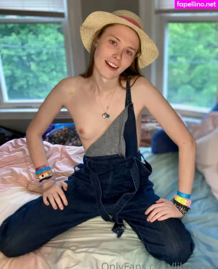 Lilymlove OnlyFans Thumbnail #WHg9dRS3v6