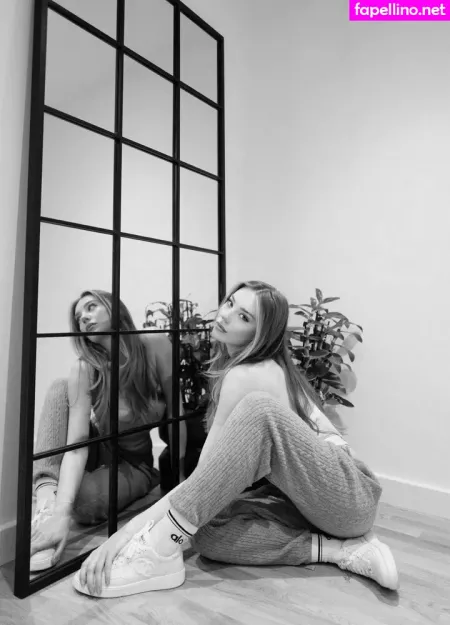 Lilys Art OnlyFans Thumbnail #uVZKjyqO4w