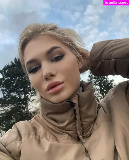 Lilyy Star OnlyFans Thumbnail #oOzXZhXyb3