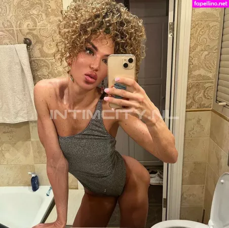 Lina Akindele OnlyFans Thumbnail #r37zNOrXrQ