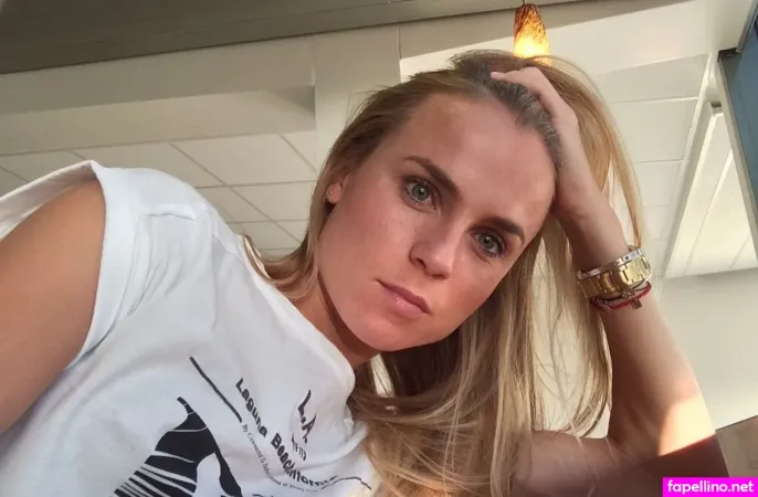 Lina Gecevicene OnlyFans Thumbnail #45c1xZJOZl