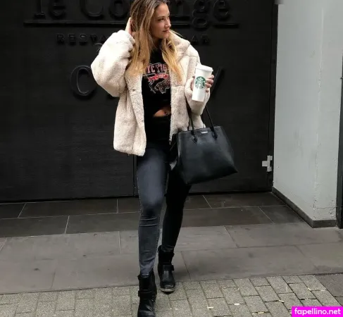 Lina Hennig OnlyFans Thumbnail #PJqHyni2Cl