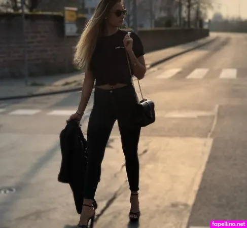 Lina Hennig OnlyFans Thumbnail #UqaG0eujYG