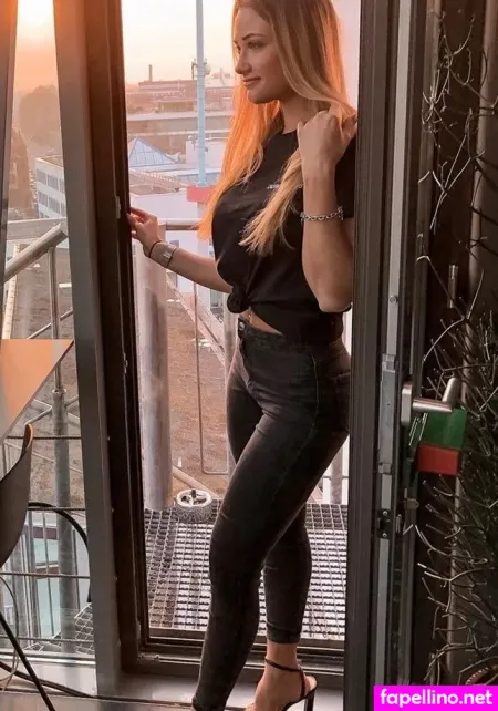 Lina Hennig OnlyFans Thumbnail #yGATs8hYWh