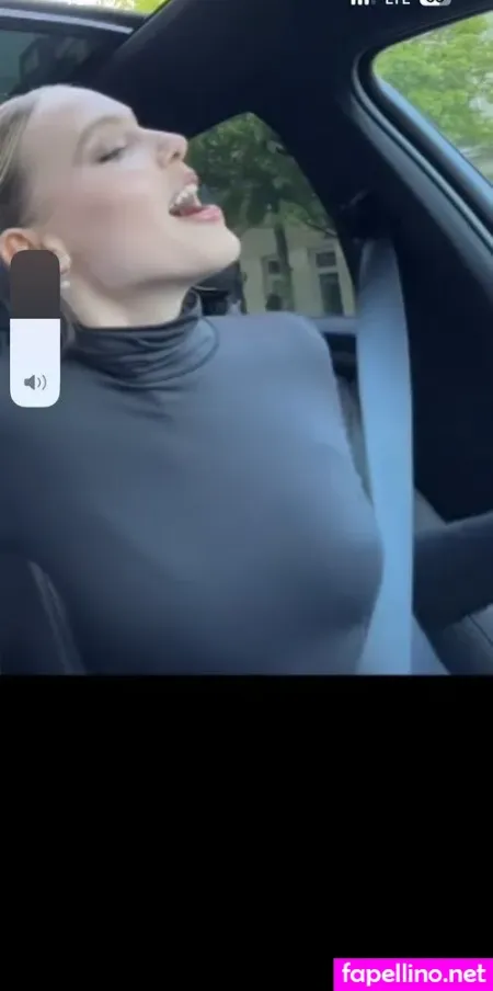 Lina Larissa Strahl OnlyFans Thumbnail #nDefOqYTvy