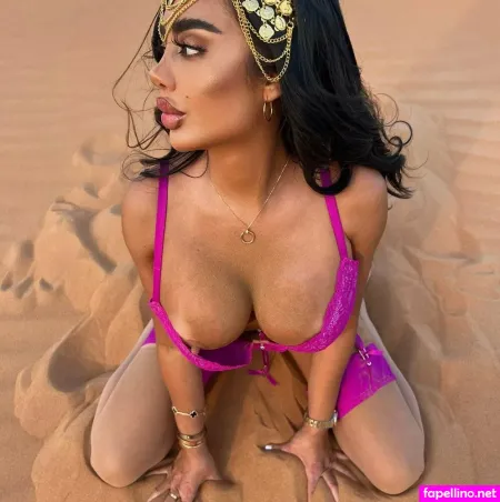 Lina London OnlyFans Thumbnail #z8XiAAvfU3